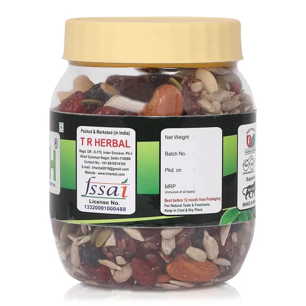 Trail_Mix_With_Nuts_and_Seeds_and_Berries