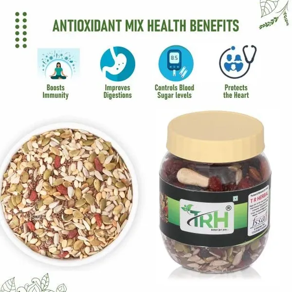 Trail_Mix_With_Nuts_and_Seeds_and_Berries