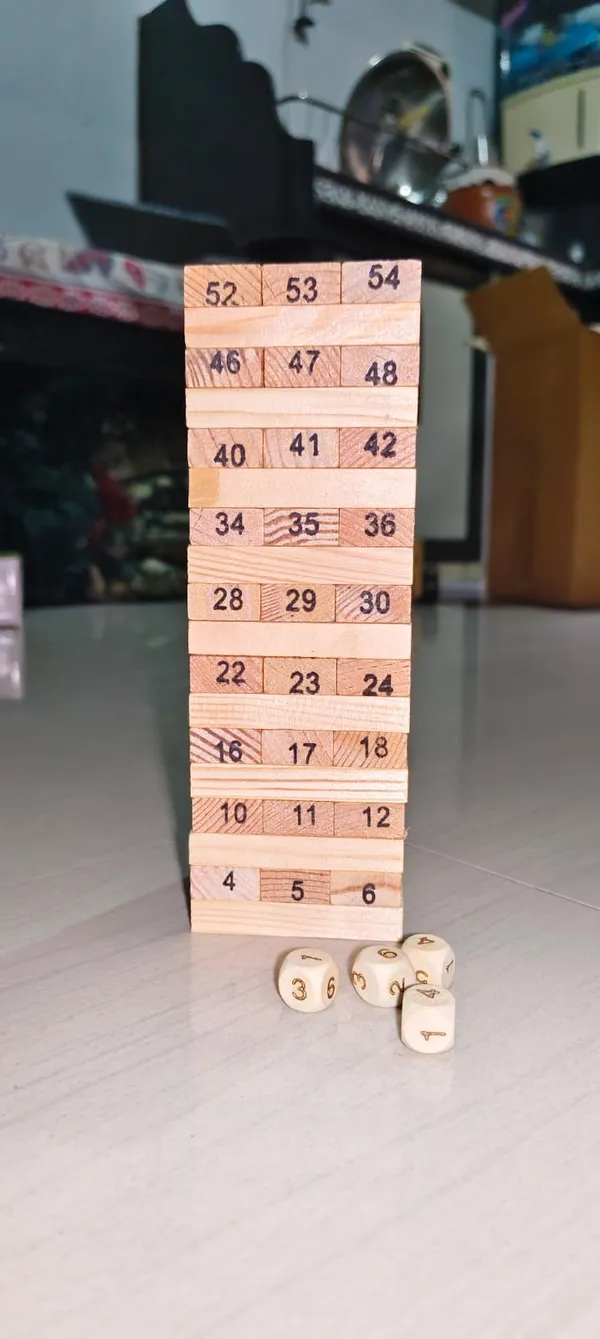 Wooden_Numbered_Stacking_Game_With_Dice