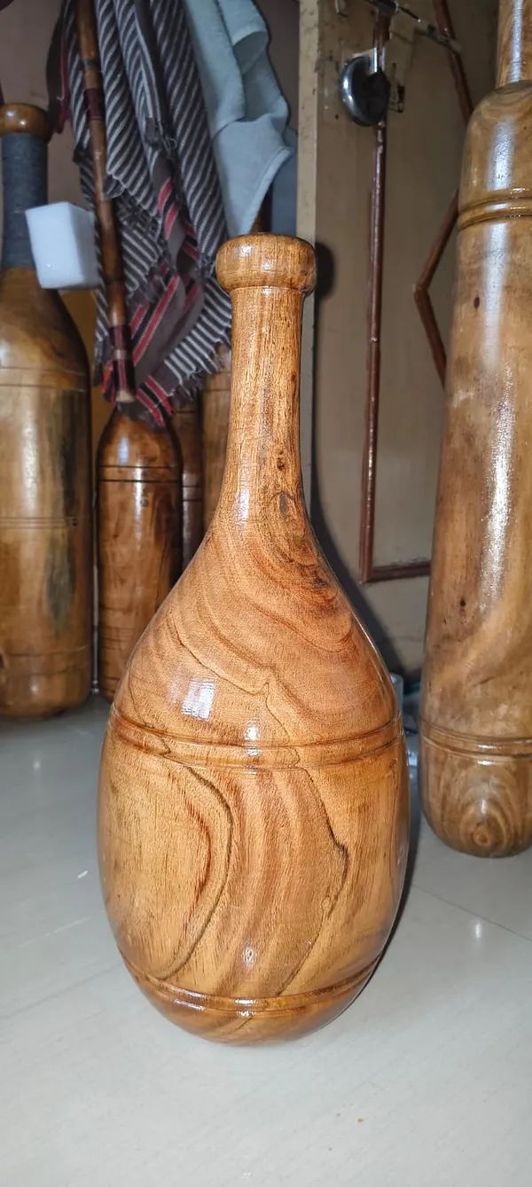 Wooden_Traditional_Natural_Grain_Decorative_Showpiece
