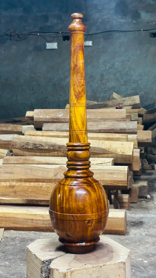 Handcrafted_Wooden_Decorative_Pillar
