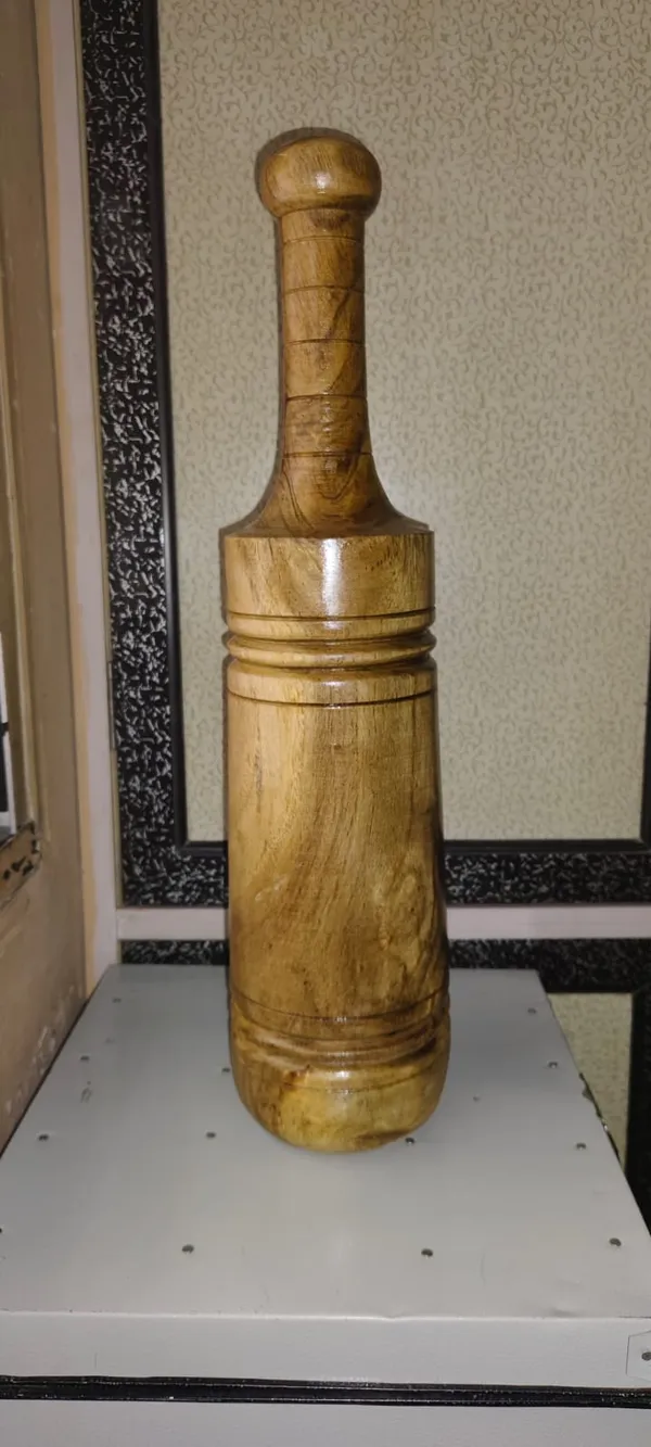 Wooden_Cylindrical_Pestle_With_Carved_Handle