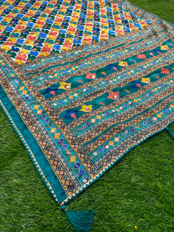 Blue_Printed_Saree_With_Blouse_Piece_For_Women