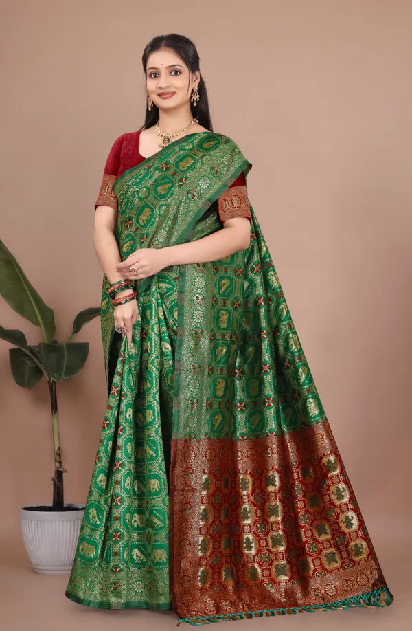 Green_Woven_Traditional_Saree_For_Women