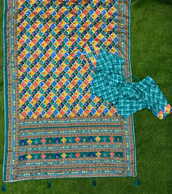 Blue_Printed_Saree_With_Blouse_Piece_For_Women