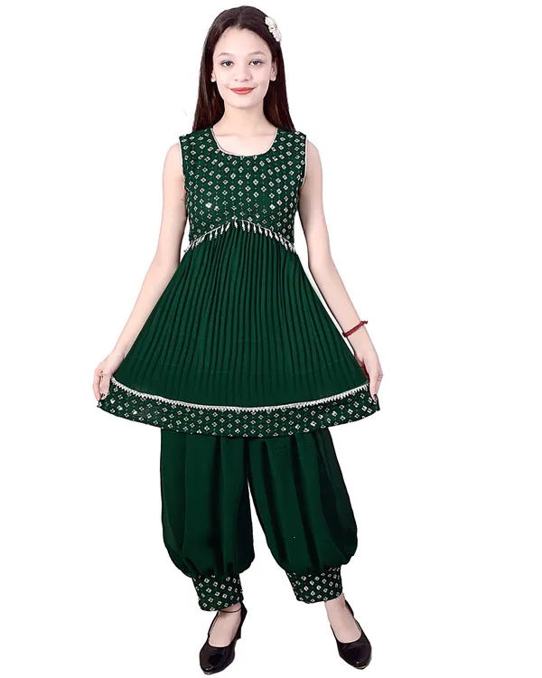 Multicolor_Printed_Sleeveless_Kurta_Salwar_Set_For_Girls_Combo_Set