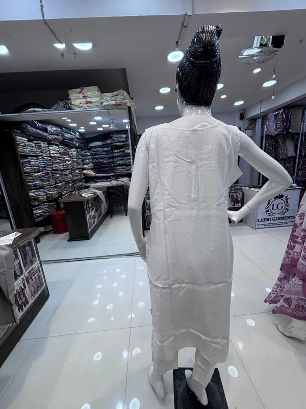 White_Chanderi_Sleeveless_Floral_Print_Kurta_Pant_Set_For_Women