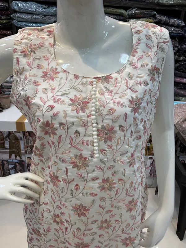 White_Chanderi_Sleeveless_Floral_Print_Kurta_Pant_Set_For_Women