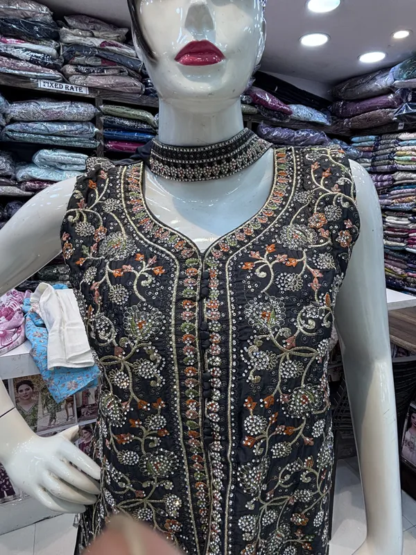 Black_Raw_Silk_Sleeveless_Embellished_Kurta_Set_For_Women