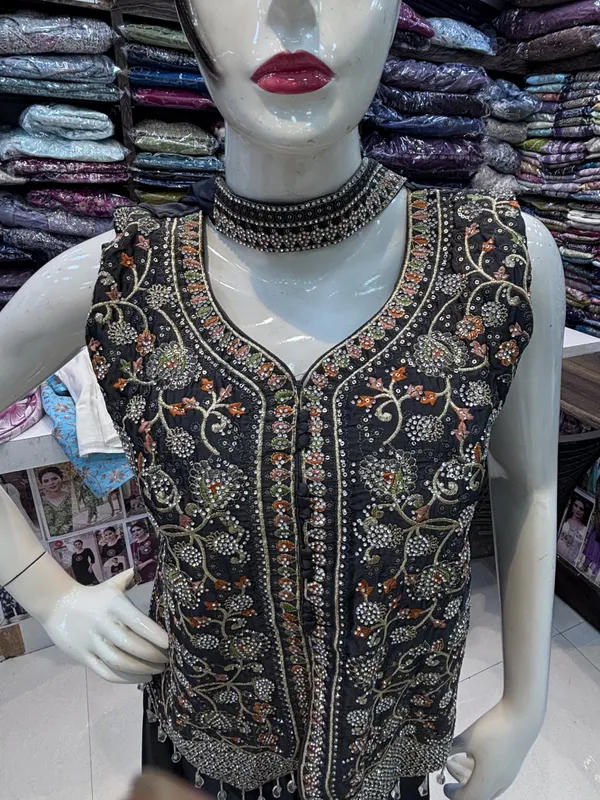 Black_Raw_Silk_Sleeveless_Embellished_Kurta_Set_For_Women