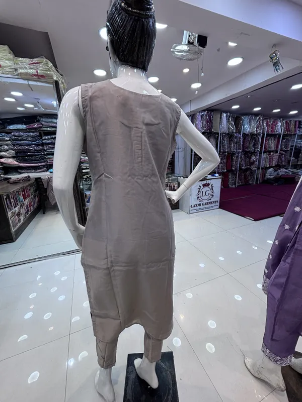 Grey_Chanderi_Straight_Printed_Kurta_Set_For_Women