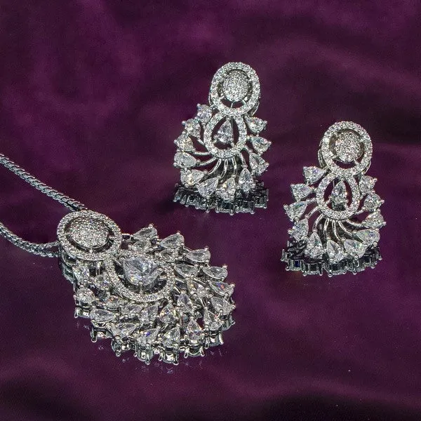 City_Girl_Ad_Brass_Timeless_Glow_Pendant_Set_Silver