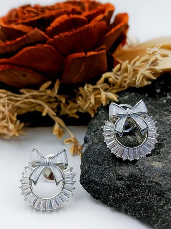 City_Girl_Cz_Stone_Stainless_Steel_Anti_Tarnish_Western_Earring_Silver_Twirl_Design_Silver