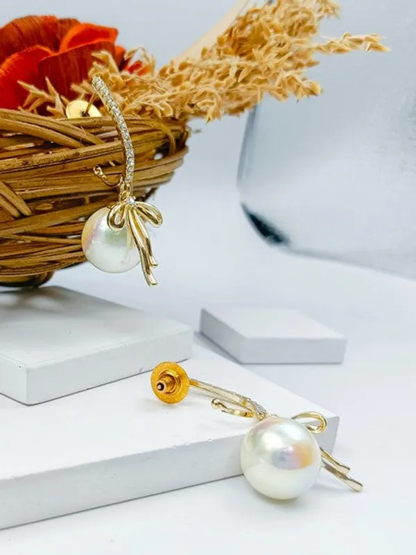 City_Girl_Cz_Stone_Stainless_Steel_Anti_Tarnish_Western_Earring_Golden_Charm_Design_Gold