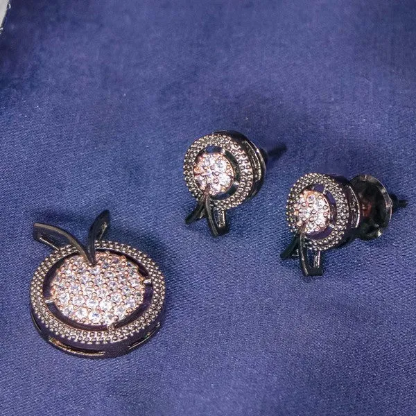 City_Girl_Ad_Brass_Radiant_Noor_Pendant_Set_Rose_Gold