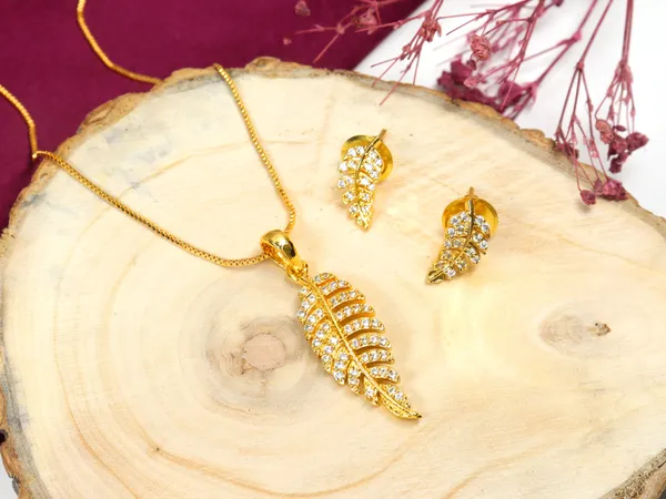 City_Girl_Cubic_Zirconia_24ct_Gold_Plated_Copper_Minimalist_Leaf_Pendant_Set_With_Mathcing_Earrings_For_Women_And_Girls_Ad_Lk_Set_005