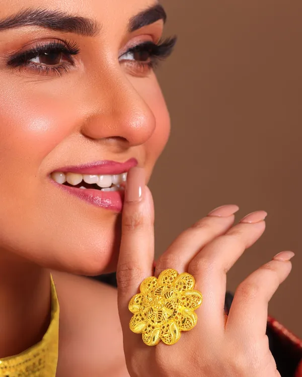 City_Girl_24ct_Gold_Plated_Finger_Ring_Elegant_Designer_Statement_Ring_For_Women_Party_Daily_Wear_Gold