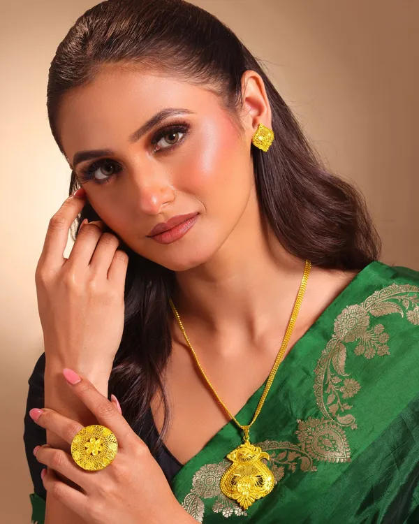 City_Girl_24ct_Gold_Plated_Copper_Jewellery_Set_For_Women_Traditional_Pendant_Necklace_With_Matching_Earrings_Wedding_Party_Wear_Gold