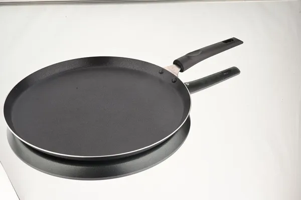 BartanJi_Aluminium_Non_Induction_Gas_Friendly_NonStick_Flat_Dosa_Tawa_2.6MM_Tawa_24_cm_diameter_(Aluminium,_Non-stick)