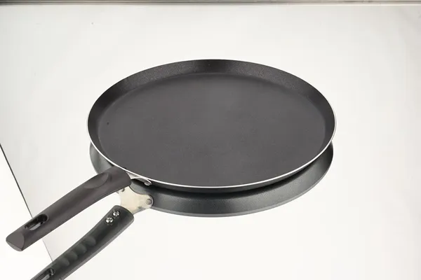 BartanJi_Aluminium_Non_Induction_Gas_Friendly_NonStick_Flat_Dosa_Tawa_2.6MM_Tawa_24_cm_diameter_(Aluminium,_Non-stick)