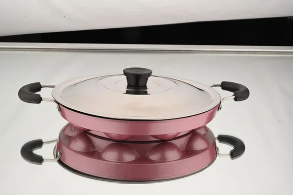 BartanJi_with_Lid_1.2_L_capacity_20_cm_diameter_(Aluminium,_Non-stick)