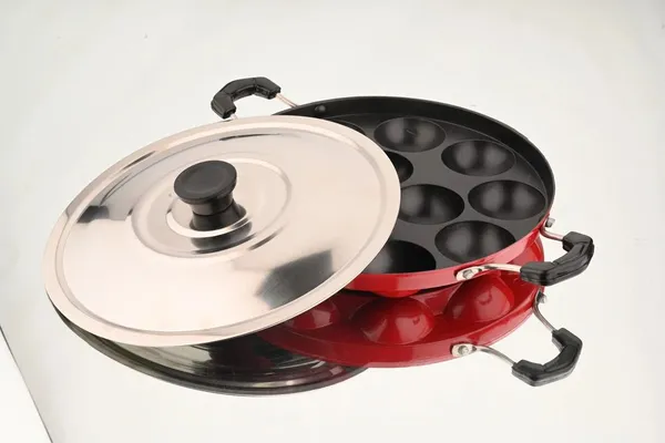 BartanJi_with_Lid_1.2_L_capacity_20_cm_diameter_(Aluminium,_Non-stick)