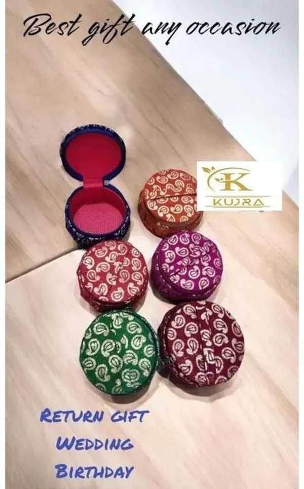 kujra_Embroidery_Matki_Bangle_Box_Jewellery_Organiser_Potli_(Pack_of_7)