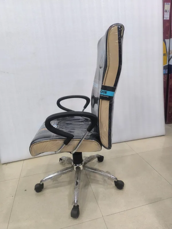 Square_Chorom_Office_Chair