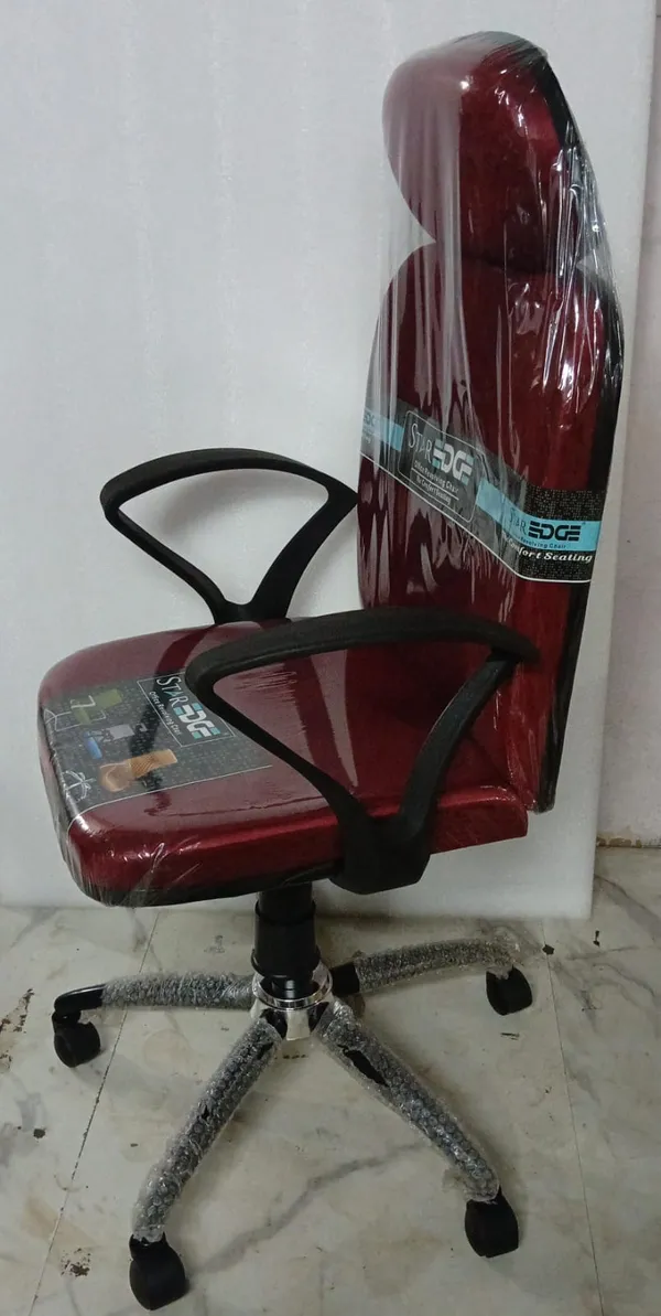 Maroon_Leatherette_Revolving_Office_Chair