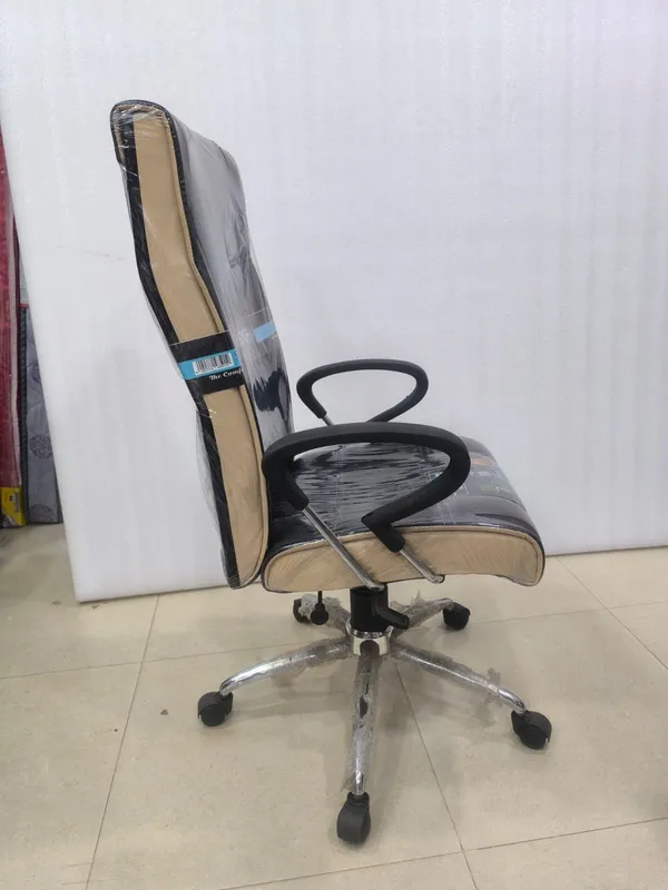 Square_Chorom_Office_Chair