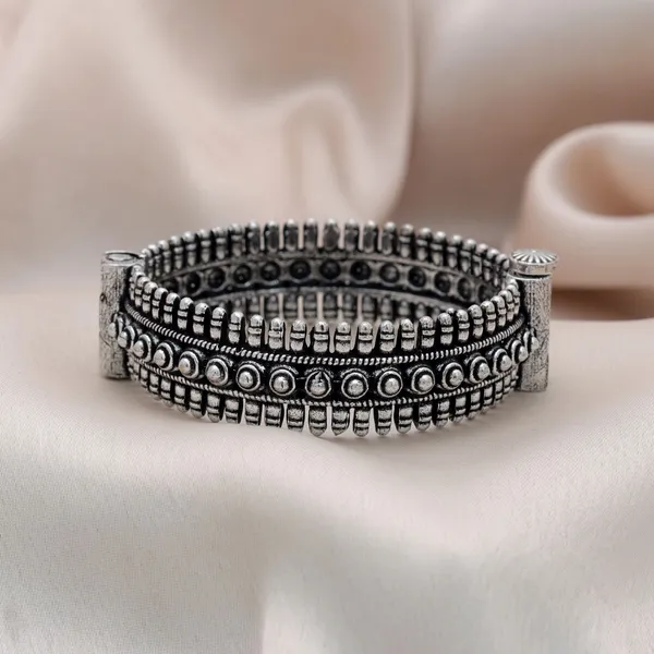 Antique_Silver_Design_Kada_Bracelet_for_Women_|_Traditional_Ethnic_Cuff_Bangle