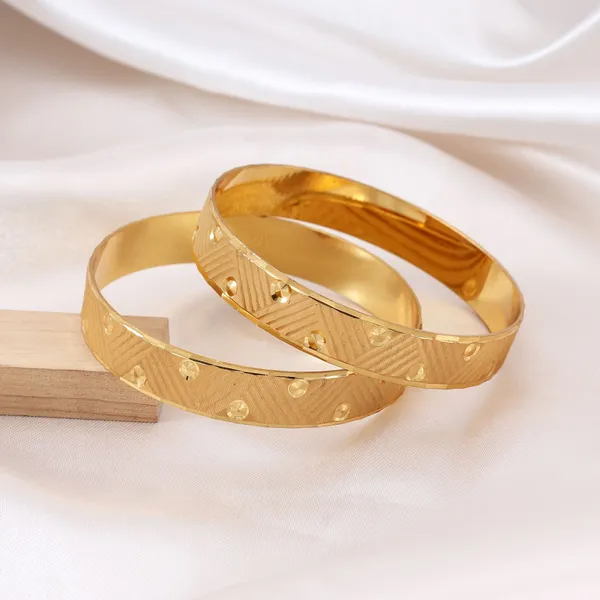 Gold_Plated_Designer_Fashion_Bangles_–_Elegant_Patterned_Gold_Finish_Bangle_Set