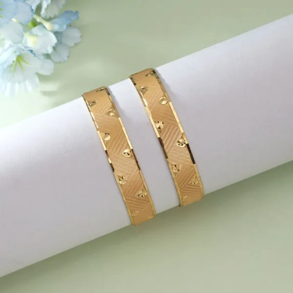Gold_Plated_Designer_Fashion_Bangles_–_Elegant_Patterned_Gold_Finish_Bangle_Set