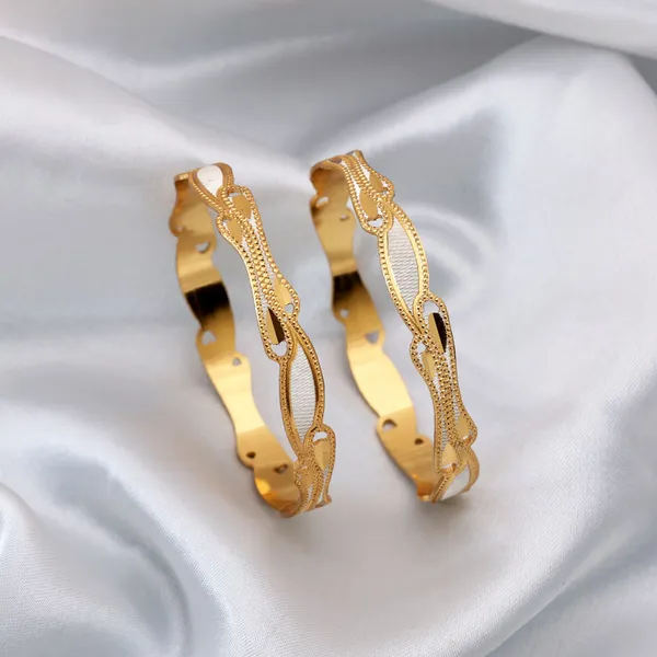 Gold_Plated_Geometric_Designer_Fashion_Bangles_–_Elegant_Decorative_Bangle_Set