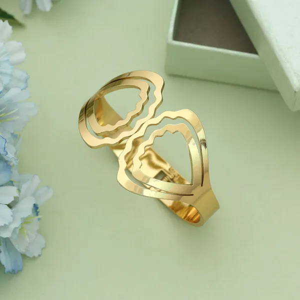 Elegant_Gold-Plated_Double_Layer_Designer_Bracelet