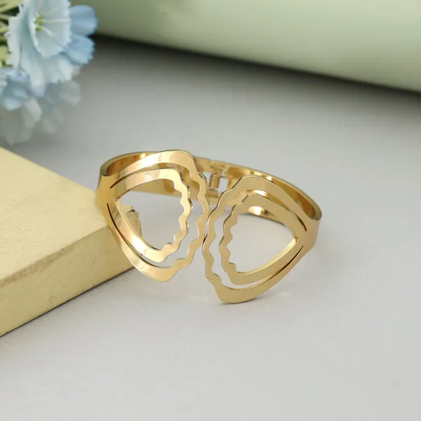 Elegant_Gold-Plated_Double_Layer_Designer_Bracelet