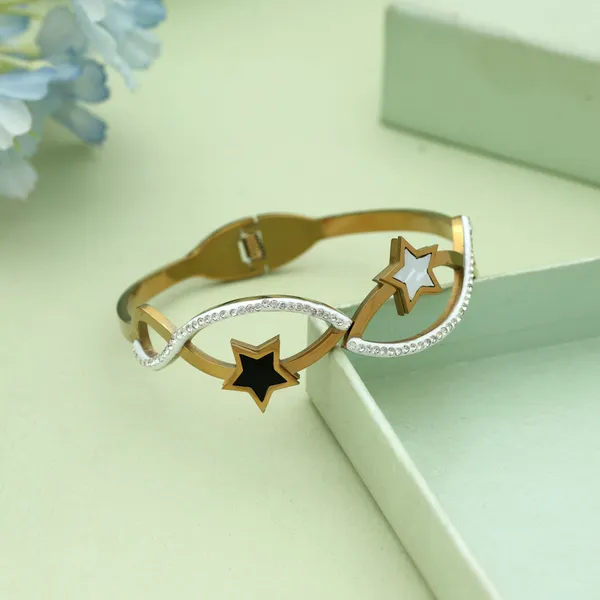 Elegant_Gold,_Silver_&_White_Star_Design_Bracelet