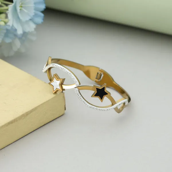 Elegant_Gold,_Silver_&_White_Star_Design_Bracelet