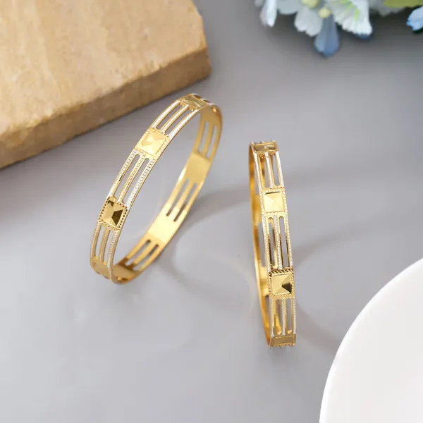 Gold_Plated_Geometric_Designer_Fashion_Bangle
