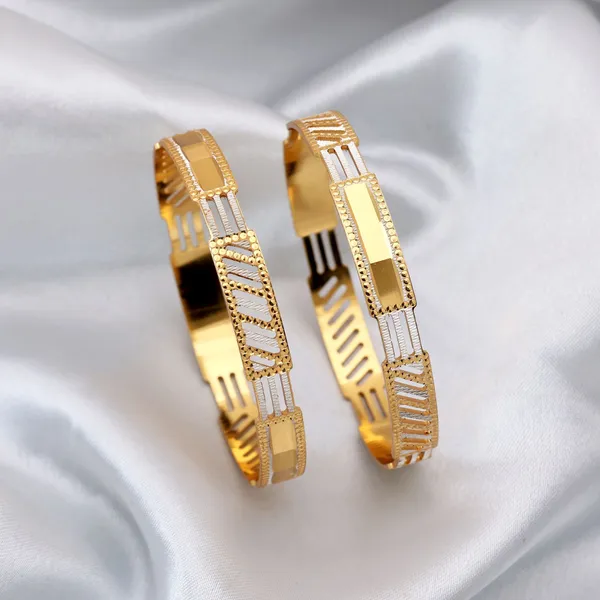 Gold_Plated_Geometric_Designer_Fashion_Bangles_–_Elegant_Gold_Finish