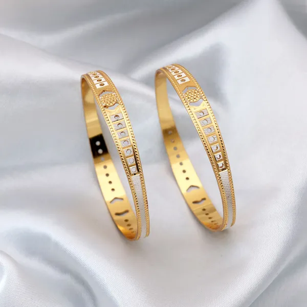 Gold_Plated_Square_Pattern_Designer_Fashion_Bangles_–_Elegant_Gold_Finish_Bangle_Set