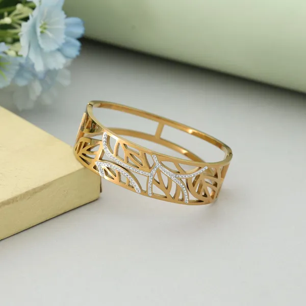 Golden_Leaf_Pattern_Crystal_Cuff_Bracelet