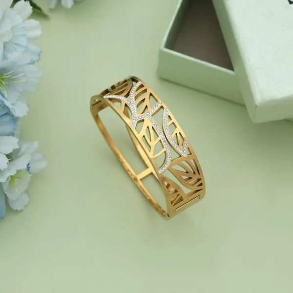 Golden_Leaf_Pattern_Crystal_Cuff_Bracelet