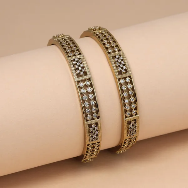 Golden_Plated_Designer_Stone_Studded_Bangle_Set_for_Women