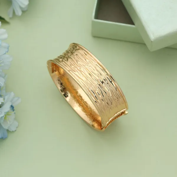 Golden_Hammered_Textured_Statement_Cuff_Bracelet
