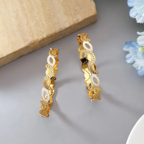 Gold_Plated_Wave_Design_Fashion_Bangles_–_Elegant_Designer_Gold_Finish_Bangle_Set