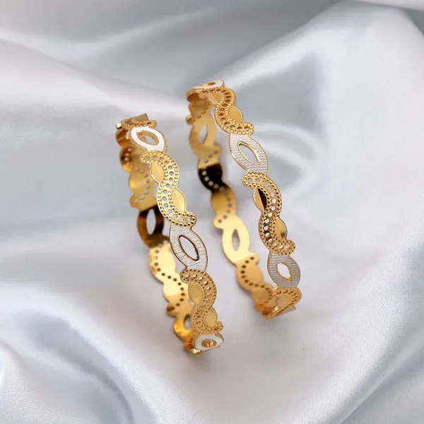 Gold_Plated_Wave_Design_Fashion_Bangles_–_Elegant_Designer_Gold_Finish_Bangle_Set