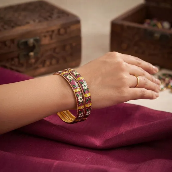 Maroon_,green_color_hand_painted_meenakari_bangle