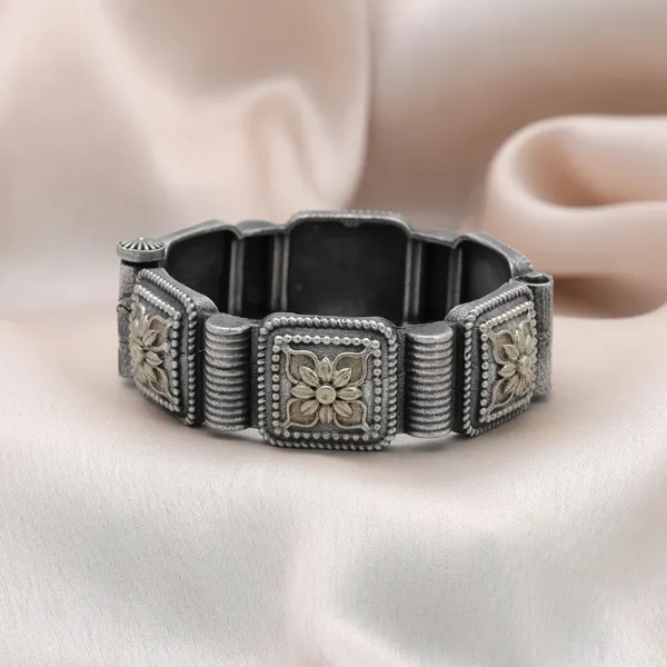 Silver_flower_Design_Kada_Bracelet_for_Women_|_Traditional_Ethnic_Cuff_Bangle