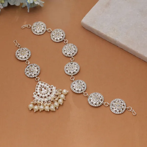 White_Color_Kundan_Designer_Mathapatti_With_Maangtika